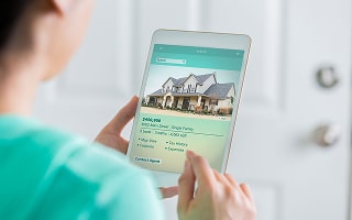 How Should Sellers Price Their Homes to Attract Buyers While Maximizing Value in Indiana?